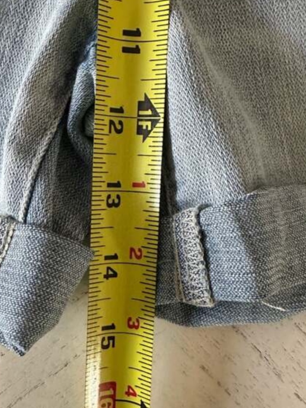 7 For All Mankind Distressed Shorts, Size 25. New - Picture 12 of 13